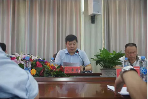 县委调研员顾永江,县委常委,政法委书记闫杰忠莅临我院开展专题调研